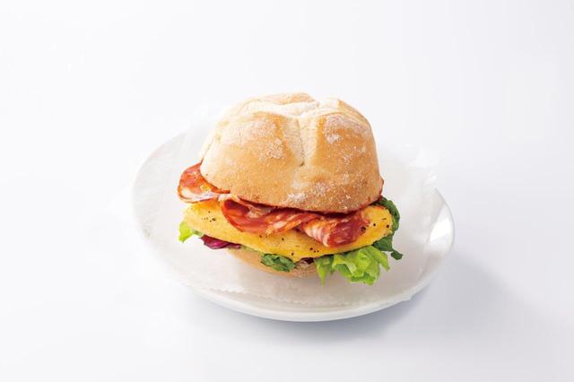 画像10: 食感が楽しいヤングコーンをピリ辛テイストで仕上げた 『ポークとヤングコーンのピリ辛トマトソースパニーニ』