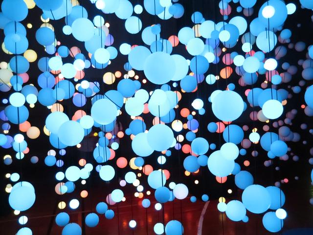 画像2: 光の川のイルミネーション dot river (ドットリバー)