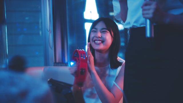画像2: 実際に日本人の約4人に3人は、まつ毛が下がっている!