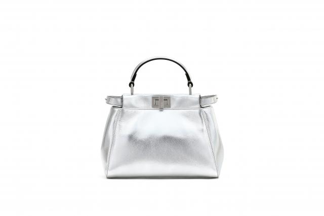 画像3: フェンディ、ニッキー・ミナージュとコラボした新作カプセルコレクション「FENDI PRINTS ON」を発表!