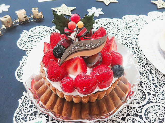 画像: 【苺のタルト】京橋千疋屋 クリスマスといえば苺!千疋屋が選んだ苺を贅沢に使った豪華なタルトです。