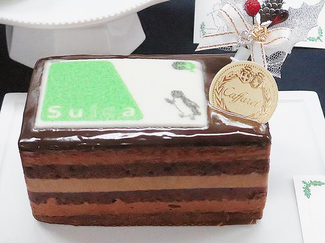 画像: 【カファレル with Suica】カファレル お馴染みのSuicaがかわいいチョコレートケーキです。カファレルならではの素材にこだわったチョコ好きのためのケーキです。