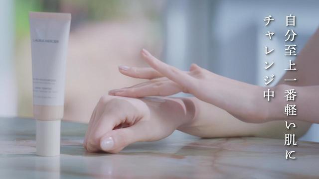画像3: 吉田志織、肌を脱ぐ!トレンチコート姿やヨガウェア姿でヘルシーな魅力を披露