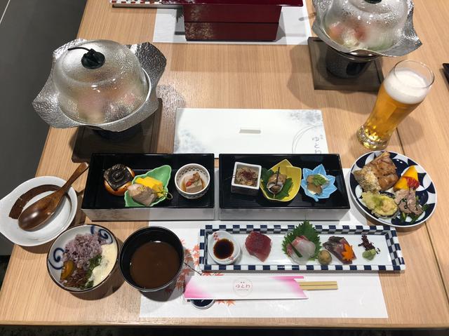 画像1: レストランでの夕食はハーフブッフェ形式