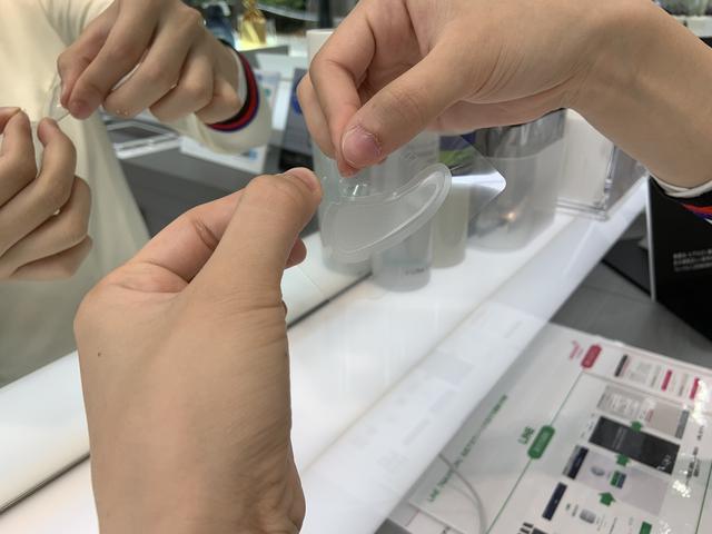 画像2: シート1枚で1200本のヒアルロン酸針を使っているナビション HAフィルパッチ