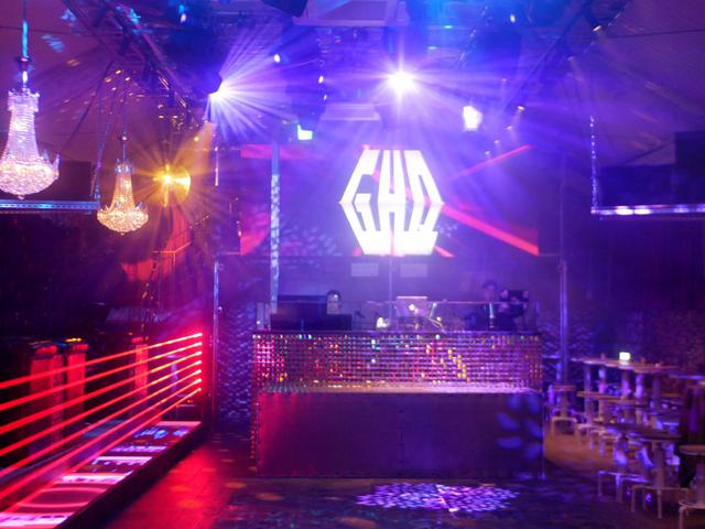 画像1: タイムストリップ感と共に蘇るアーバンシェルター「club GHQ」