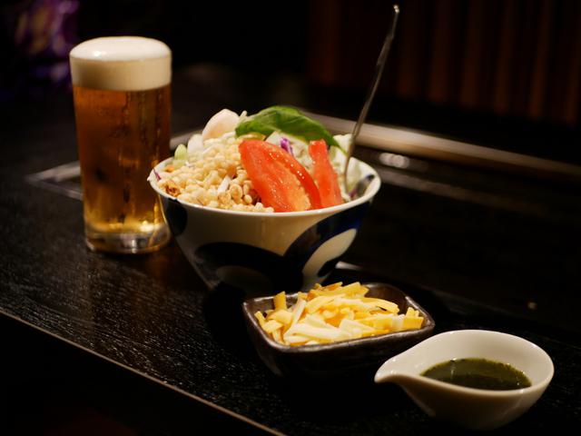 画像: ジェノベーゼチーズもんじゃ(1580円税別)
