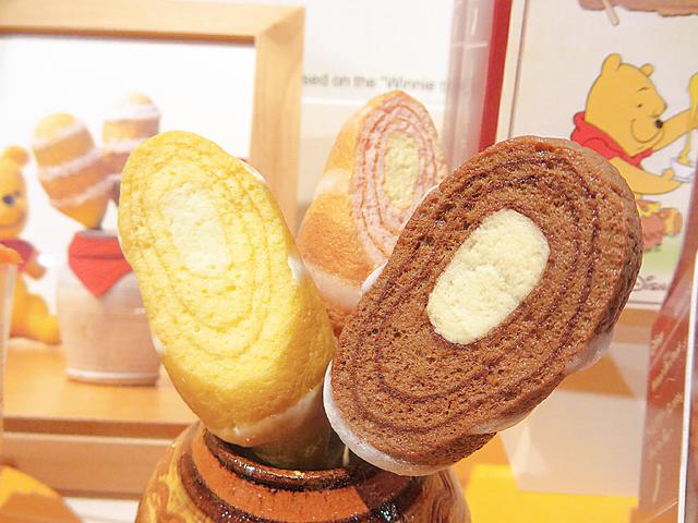 画像: プーさんはもちろんはちみつ、ピグレットはベリー、ティガーはチョコバナナ味です。 © Disney. Based on the "Winnie the Pooh" works by A.A. Milne and E.H. Shepard.