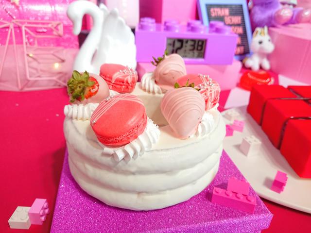 画像: 「ストロベリー"KAWAII"バームクーヘン」