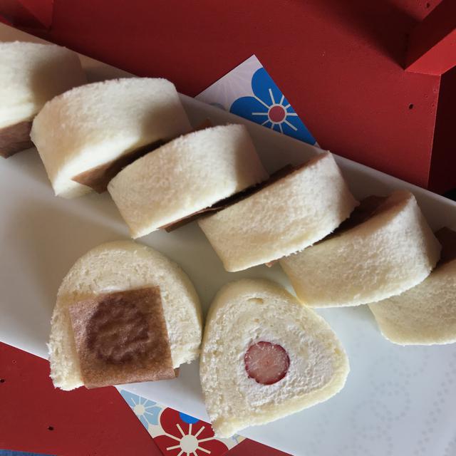 画像: 苺おにぎりロール