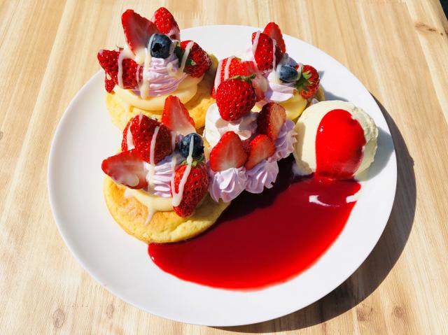 画像4: 完熟イチゴをたっぷり使った“期間限定いちごカレー”を販売