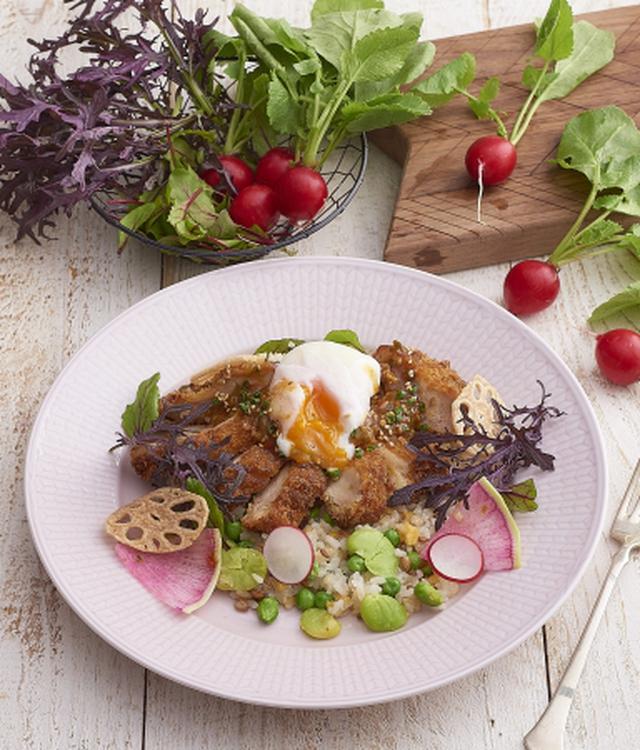画像: キハチ流の“豆ごはん”は、チキンフリットや半熟卵がのったワンプレートメニュー