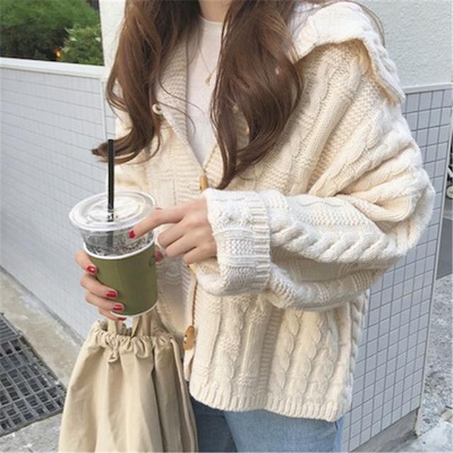 画像: フードがかわいい!厚めのニットカーディガン