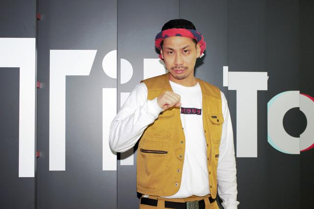 画像2: ファンはほぼ男性?強面の職人さんから熱視線