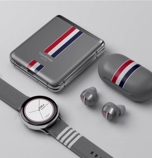 画像2: <Galaxy Z Flip Thom Browne Edition>