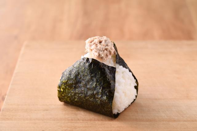 画像: ツナマヨネーズ 130円+税 ツナとマヨネーズの絶妙なバランスが人気