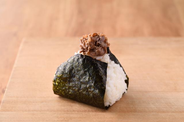 画像: 牛しぐれ 380円+税 国産牛サーロインを贅沢に使用