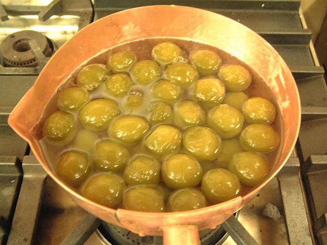 画像1: 青梅の甘露煮 ~煮るときのコツを抑えるだけで、甘酸っぱいこの時期だけの味わいに!~