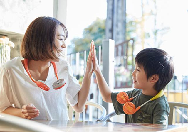 画像4: お家の中が暑くなってきた…首にかけるだけで暑さ対策!