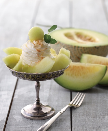 画像1: みずみずしいメロンや、桃を楽しむ夏季限定スイーツ