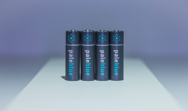画像1: <国内初!>エコフレンドリーなUSB充電式乾電池『Pale Blue』の日本正規輸入が決定