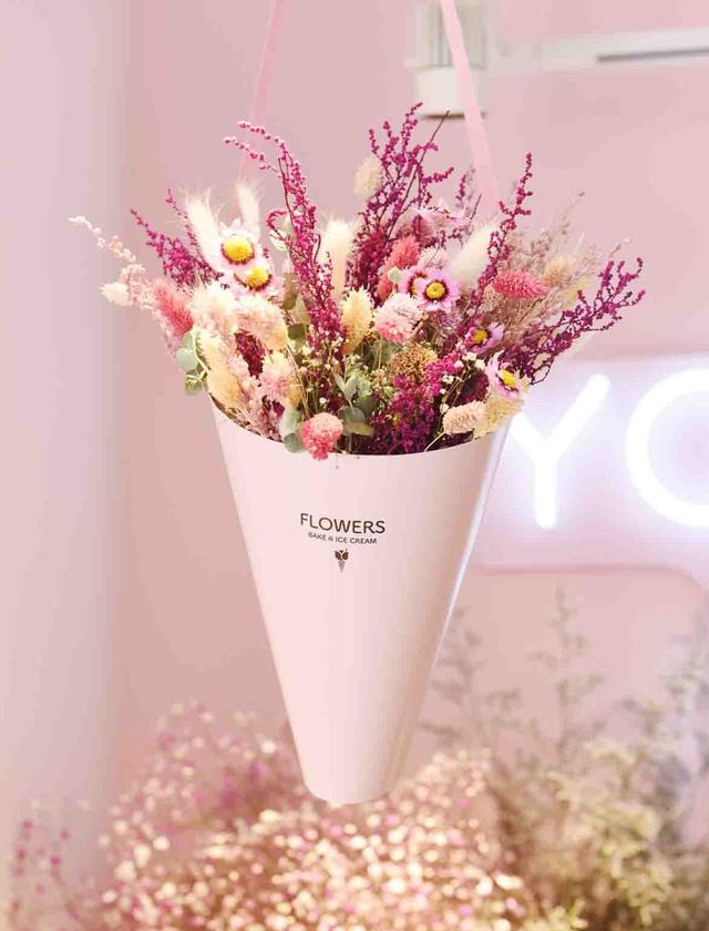 画像2: 体験型フラワーショップとカフェの複合店舗フラワーライフスタイルブランド 「FLOWERS BAKE & ICE CREAM」がオープン