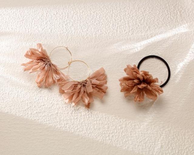 画像1: トレンドのシアー素材を使⽤したアクセサリーが登場!