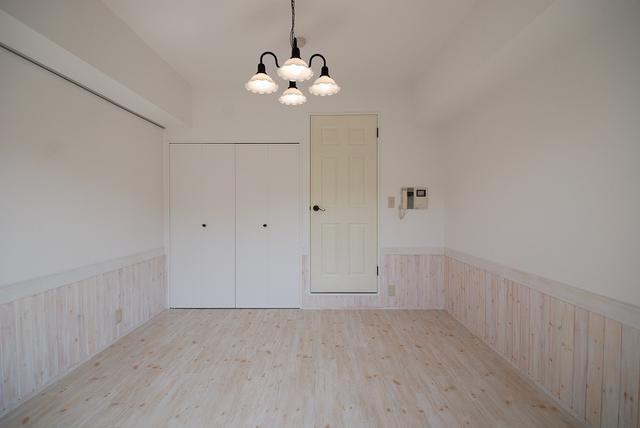 画像6: 少しの工夫でお部屋の印象を変える「ピクチャーレールのある暮らし」