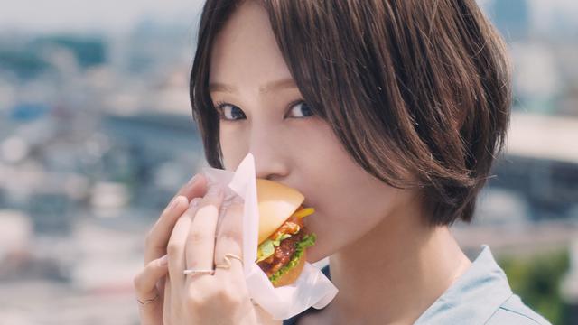 画像10: 【試食レポ】あのロングセラー商品を斬新アレンジ!モスバーガー「マンハッタンクラムチリ ロースカツ」新登場♡