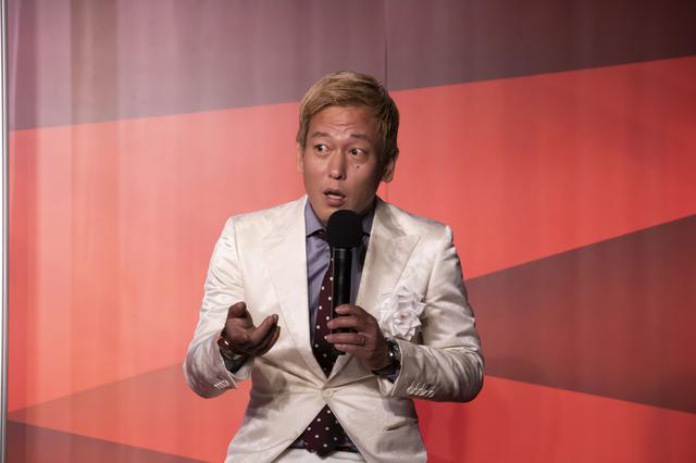 画像1: 若者の未来について語る