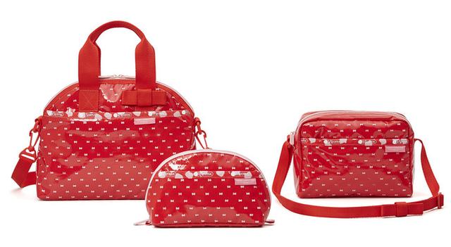 画像: Hello Kitty Perf 左から【ボウ ドームバッグ】H23×W30×D9cm ¥18,000+税 【ドーム コスメティック】H12×W20×D7cm ¥5,000+税 【ボウ ダニエラバッグ】H18×W21×D8cm ¥11,000+税 ※全7型展開