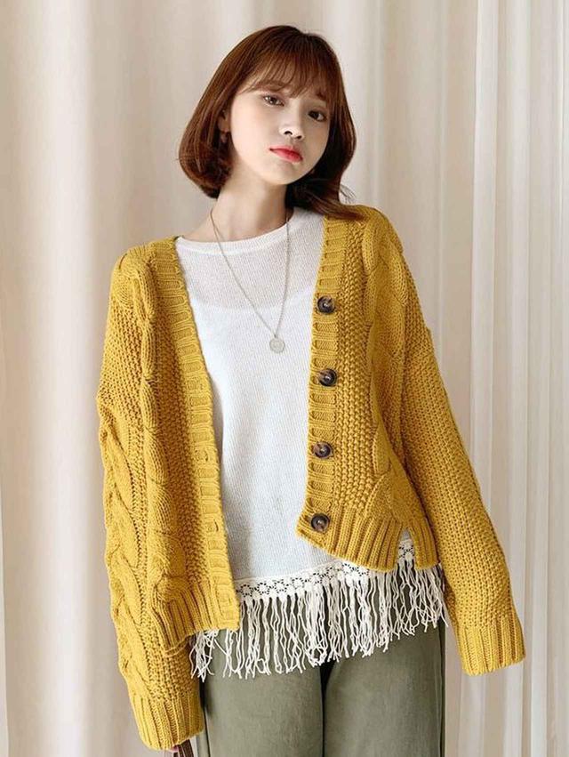 画像2: ツイストボタンカーディガン ¥4,521 (税込)