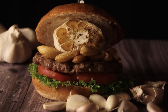 画像3: にんにく好きにはたまらない!エネルギーチャージできるハンバーガー登場!