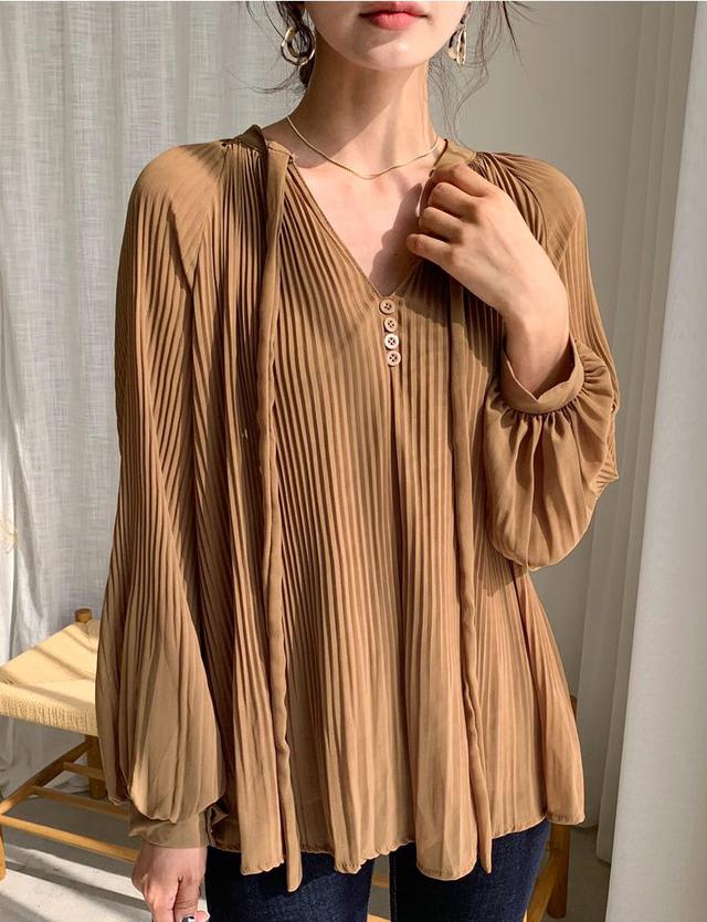 画像1: ♥コーデを格上げしてくれる上品なプリーツトップス♡
