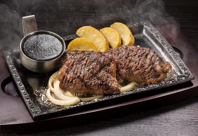 画像: 《単品》牛ハラミペッパーステーキ(約200g) ※筋切り処理をしています ※写真の牛ハラミペッパーステーキは約200gです