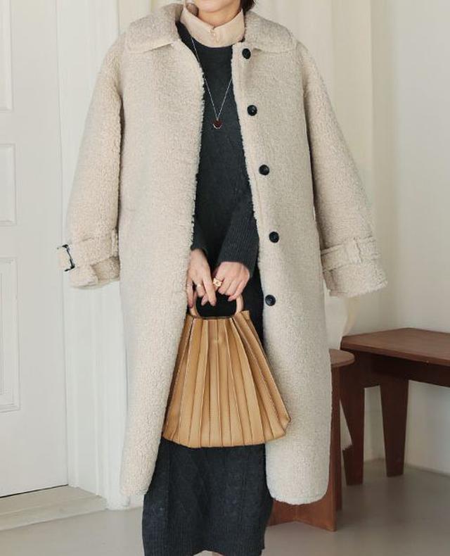 画像2: ベルト付ボアロングコート ¥8,965 (税込)
