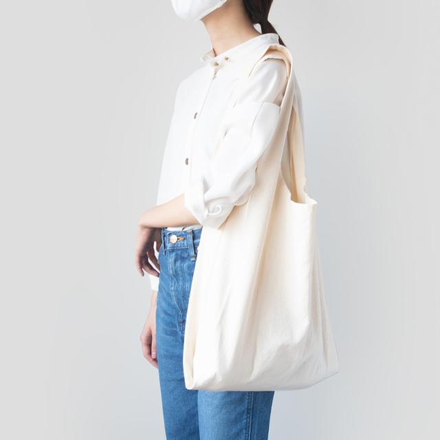 画像: 【ビッグエコバッグ】 ¥3,500+ 税 No.711エコバッグのひとまわり以上大きいサイズ。スーパーへの買い出しなど、荷物が多くなってしまった時も安心です。持ち運びに便利な収納ポーチ付きで、実用性も◎。
