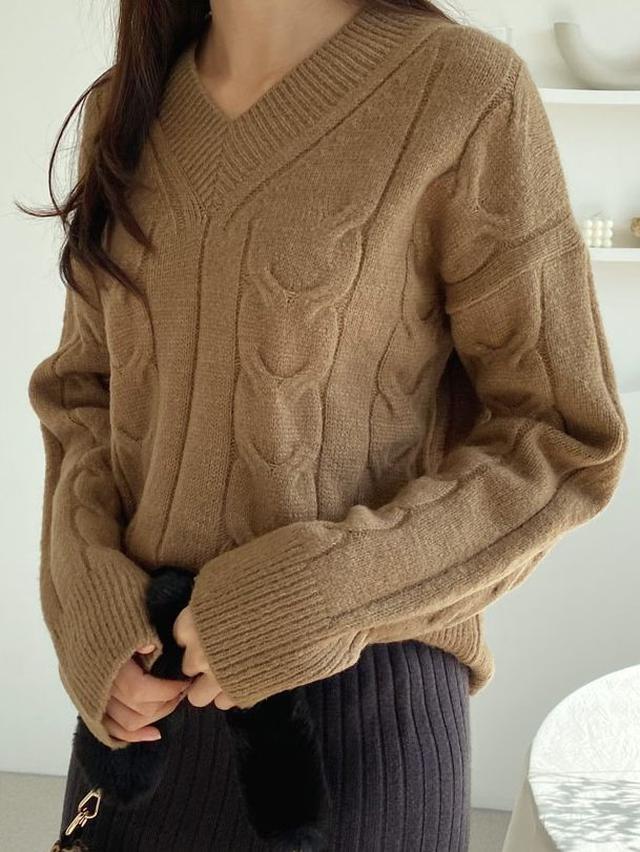 画像1: ツイストVネックニット ¥2,574 (税込)