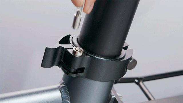 画像: バッテリーはシートポスト部分に内蔵なのでとてもスタイリッシュ!鍵が出来るので防犯対策もバッチリです。