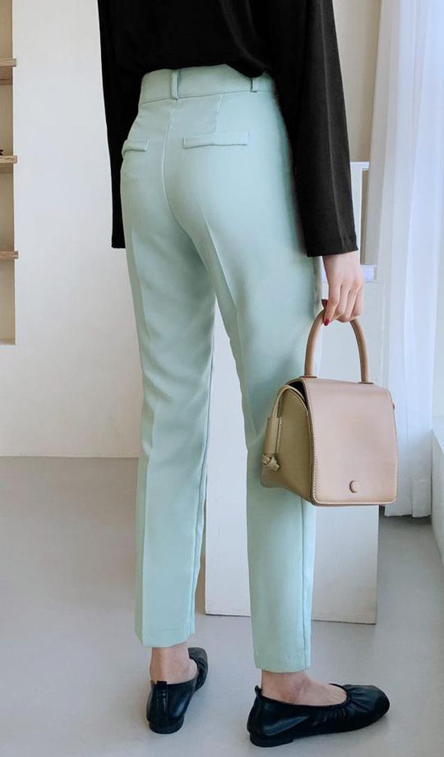 画像2: スリムスラックス ¥3,938 (税込)