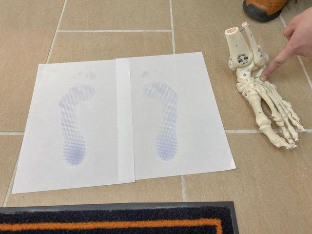 画像2: 実際に足を採寸!