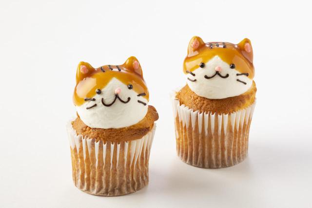 画像: 【Fairycake Fair(フェアリーケーキフェア)】 にゃらんキャラメルクリーム 1個490円生クリームとチョコペンで表現した”にゃらん”の表情にキュンとする手作りならではの一品。ケーキは塩キャラメルソース入りで上品な甘さ。