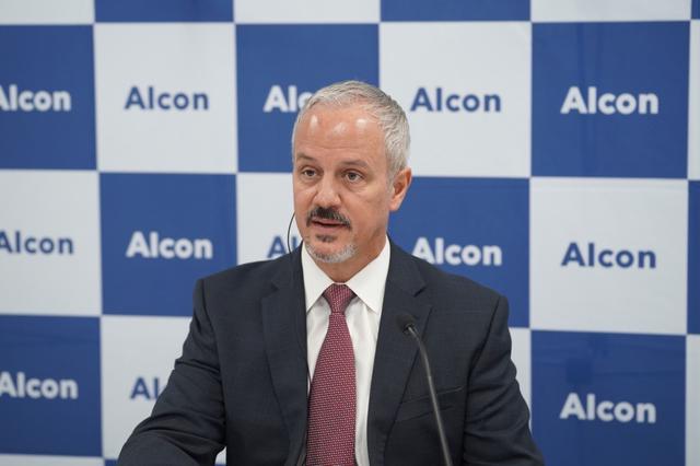 画像: 日本アルコン株式会社 代表取締役社長 リック・コズロスキー氏