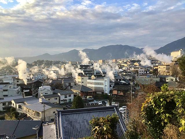 画像: ワーケーションしてみたい場所1位は温泉宿!