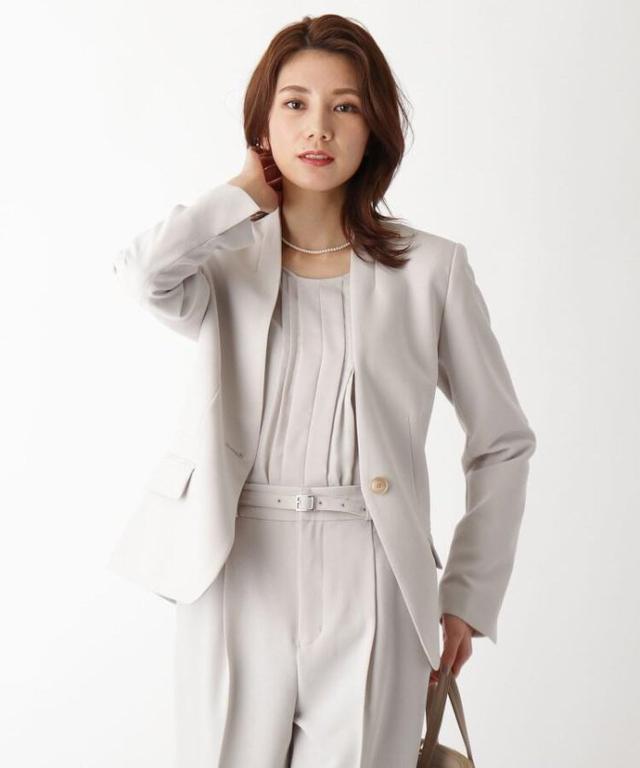 画像: AG by aquagirl ジョーゼットノーカラーテーラードジャケット ¥7,689(税込)
