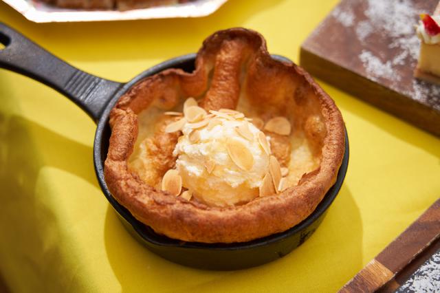 画像: ジャーマン・パンケーキ バニラアイスクリーム アーモンド メープルシロップ