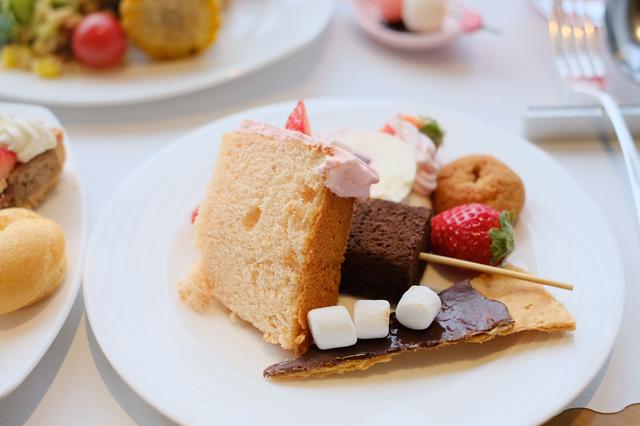 画像3: 【試食レポ】ヒルトン東京お台場の“アウトドア×カワイイ”が詰まったキュートなデザートビュッフェ「Girl's Sweets Camping」♡