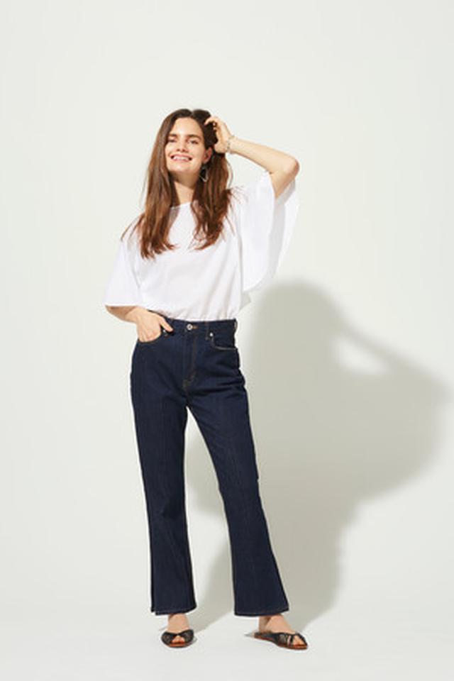 画像: 【koeコラボ】センタープレスフレアデニムパンツ¥5,489 ・ドルマンブラウス¥4,389