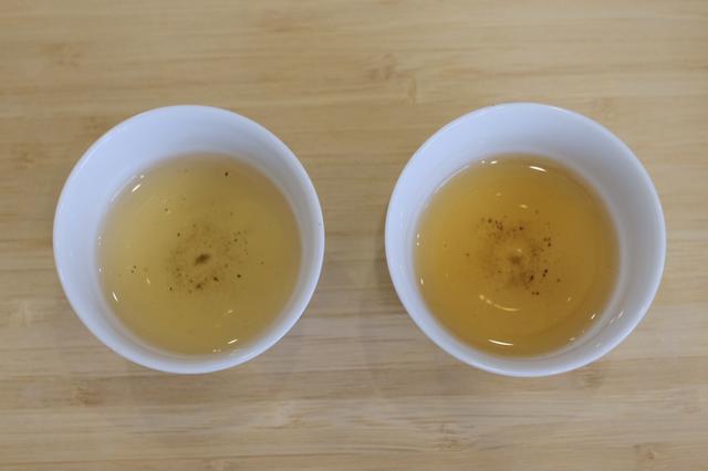 画像: 〈左〉茎ほうじ茶 〈右〉葉多めの合組されたほうじ茶