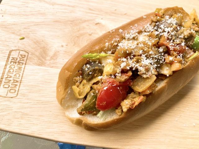 画像: さっそくドッグパンと合わせて。いつものお料理が格上げされます!